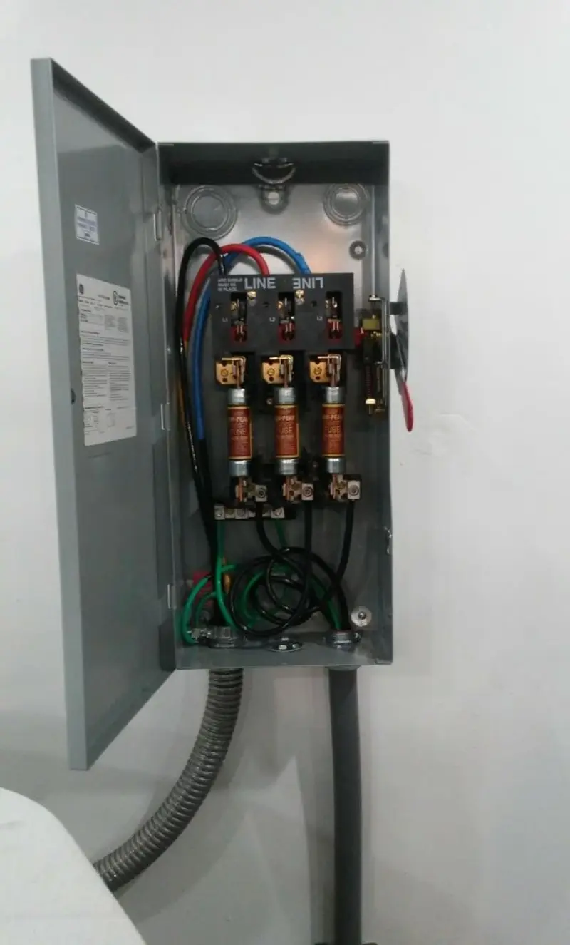 Three-phase disconnect switch installed for Electrical Wiring & Rewiring in Fort Dodge